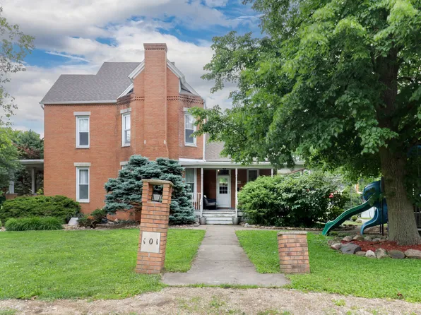 101 S Oak St, Lexington, IL 61753