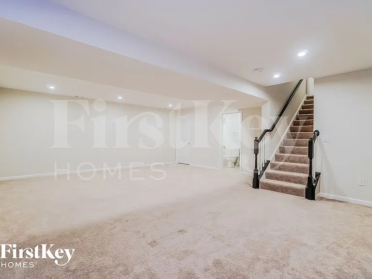 717 Wallace Dr — Photo 14