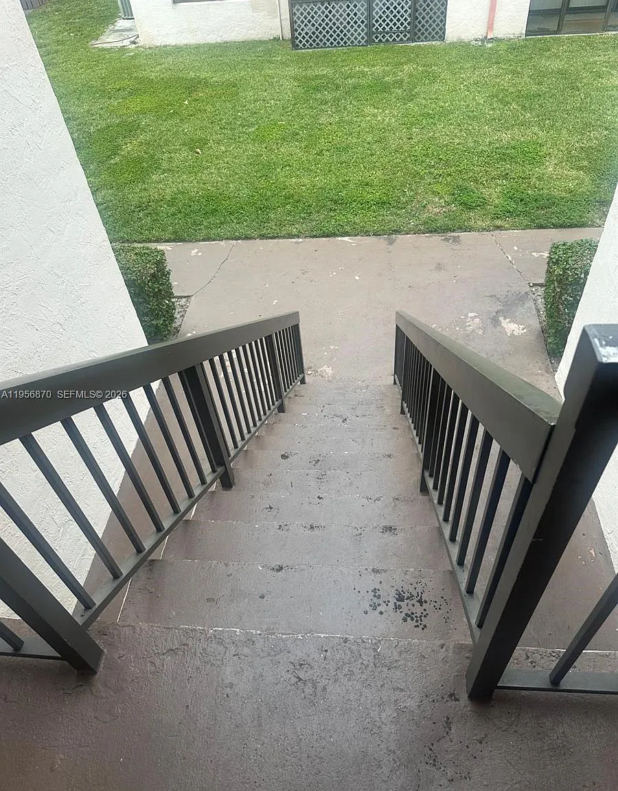 Monterey Condo Three — Photo 4