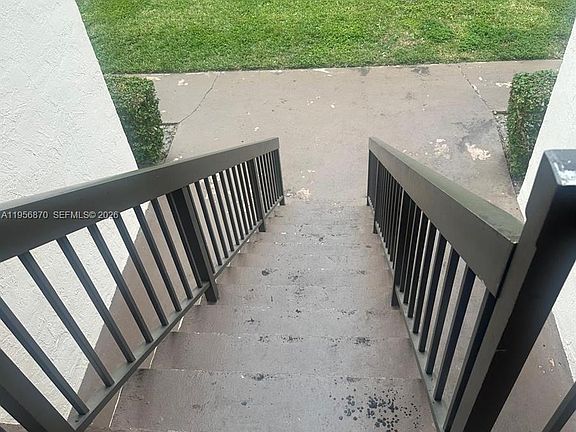 4th image of 855 NE 209th St APT 203-34