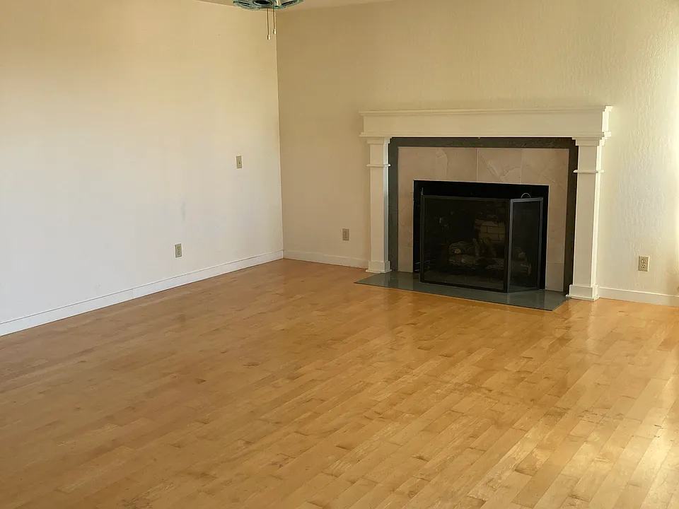 1377 Ardmore Dr