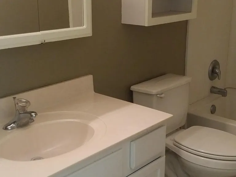 23616 Wellington Ave — Photo 14