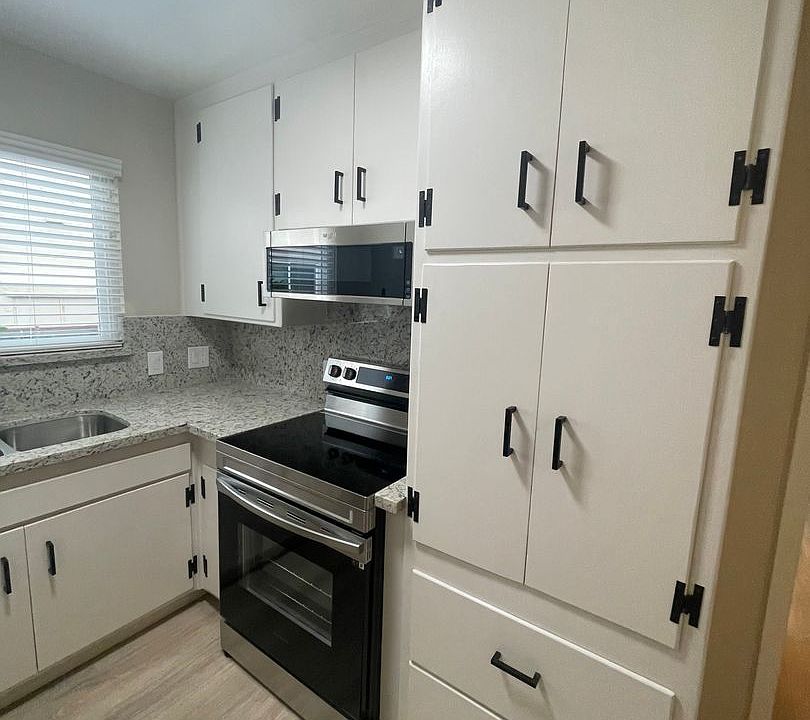1st image of 210 Rushmore Ln #3