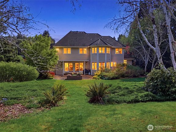 5th image of 2904 Benjamin Court SE