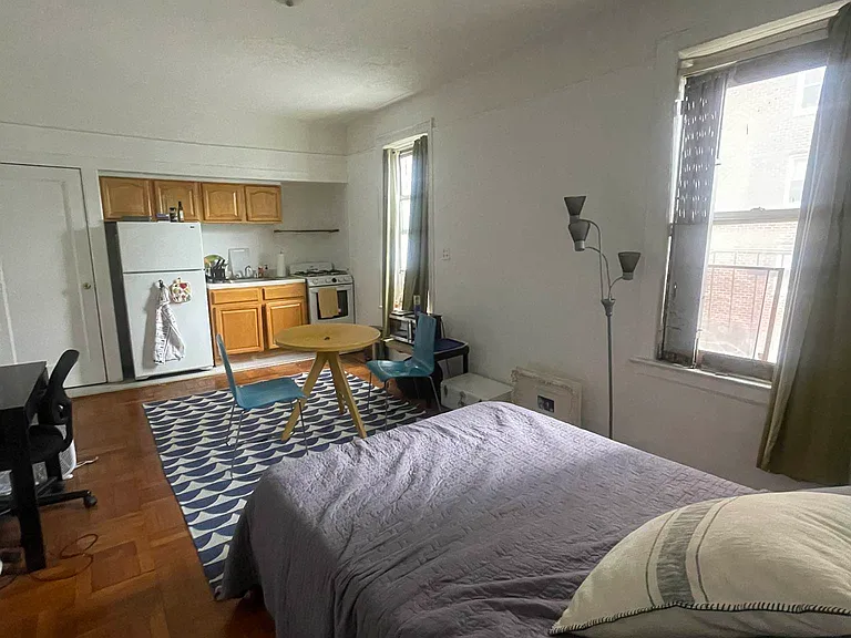 2100 Beekman Pl #3N — Photo 1