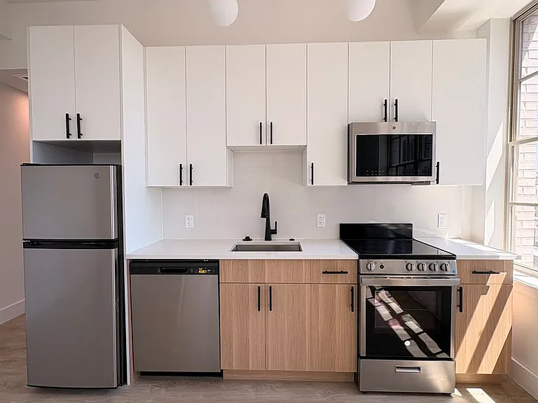 Wood Street Lofts — Photo 30