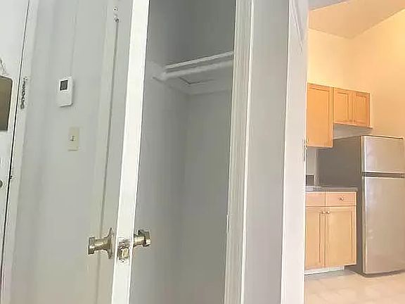 5th image of 175 W 85th St #2D