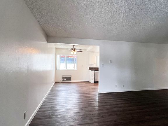 3rd image of 4081 Green Ave #12