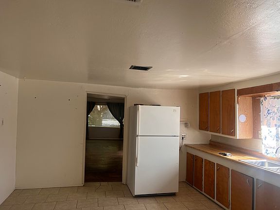 3rd image of 2541 La Vega Dr SW