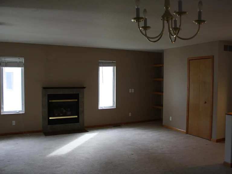 4805 Russell St — Photo 34
