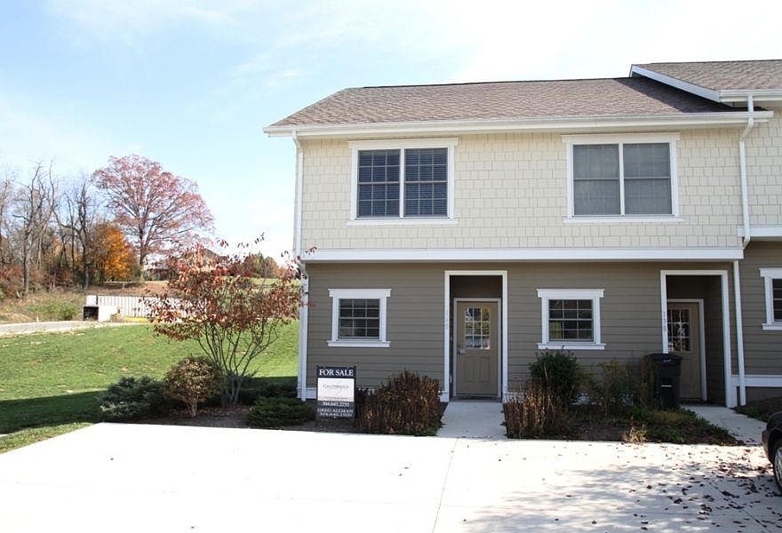 1st image of 132 Blackbird Village Cir