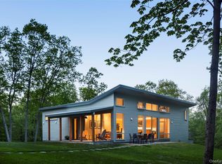 425 Lake Dr, Rhinebeck, NY 12572