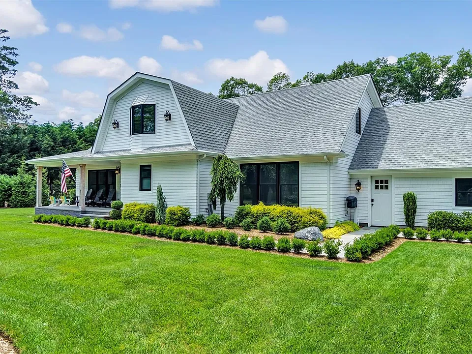 99 Beach Rd