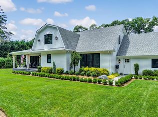 99 Beach Rd, Westhampton Beach, NY 11978