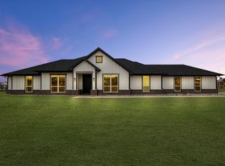 285 Redwood Dr, Van Alstyne, TX 75495