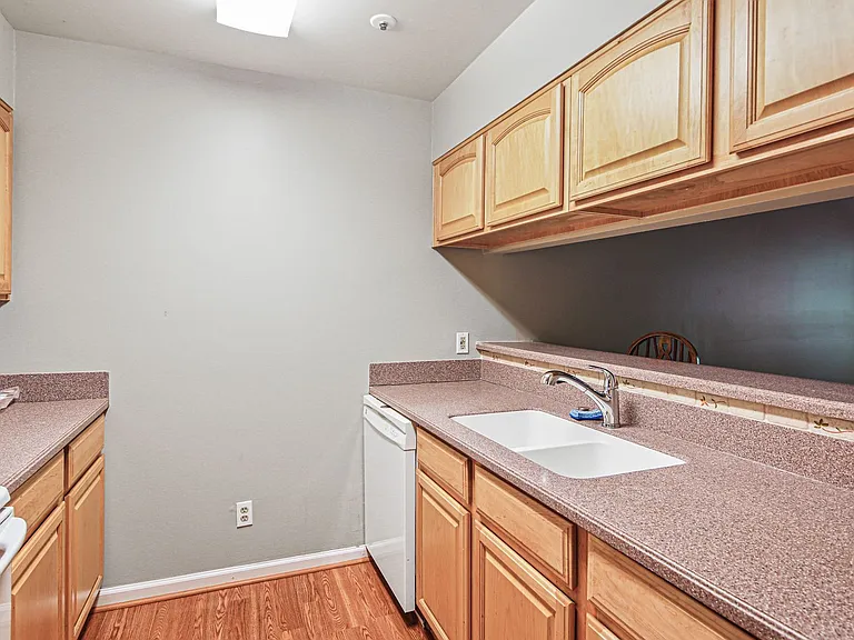 4906 Columbia Rd #8 — Photo 19