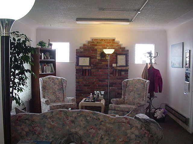 2nd image of 512 N Scammel St