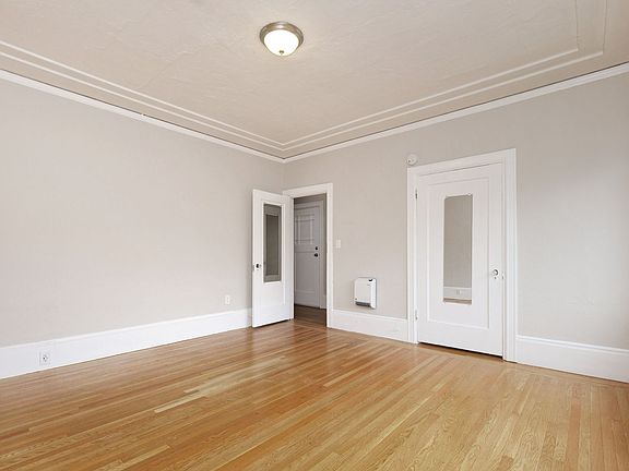 5th image of 1528 Alice St APT 9