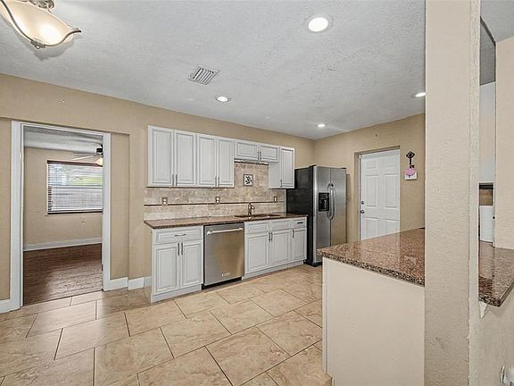 4th image of 782 TERRACE ROAD