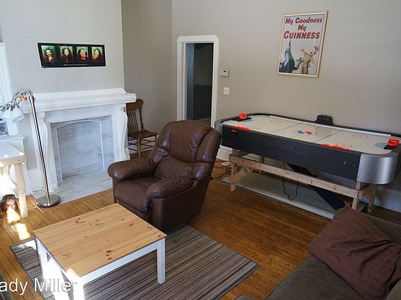 3rd image of 1421 E Superior St #5889316