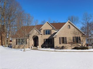 2404 Fallen Oak Cir NE, Massillon, OH 44646