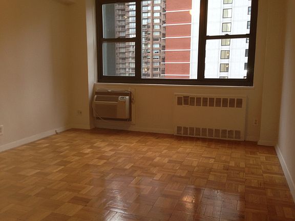 3rd image of 270 E 39th St