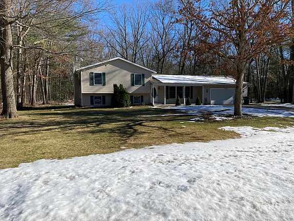 4th image of 2004 Deerwood Dr