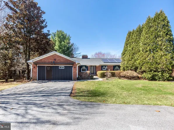 1712 Bachman Valley Dr, Westminster, MD 21157