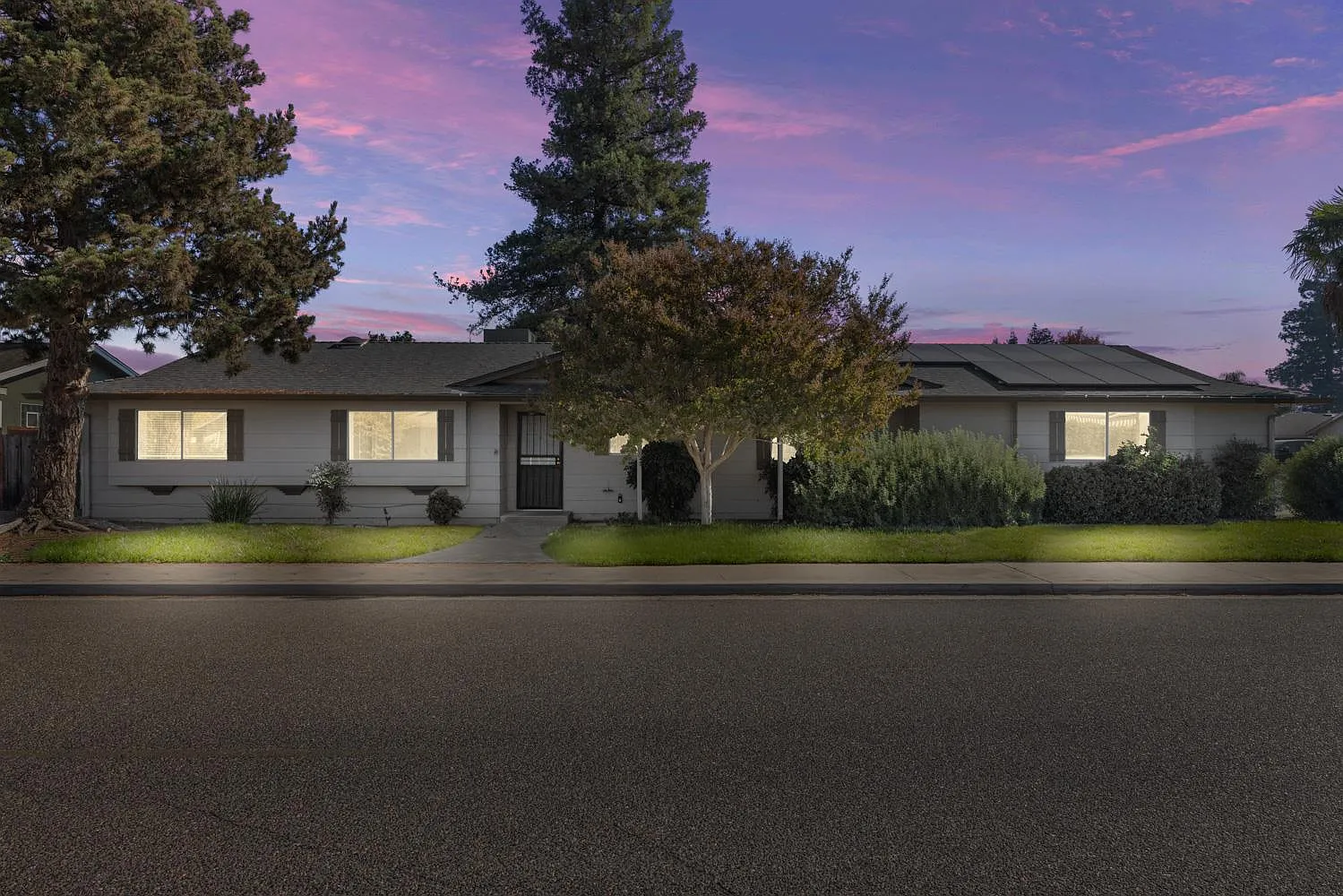 2500 Hampton Way photo 1