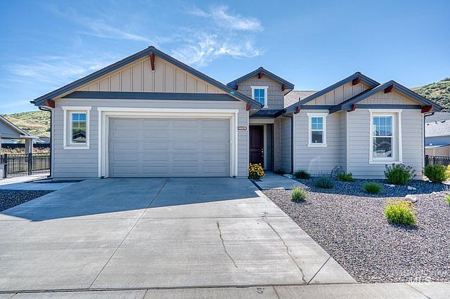 1st image of 20447 N Glenisla Ave