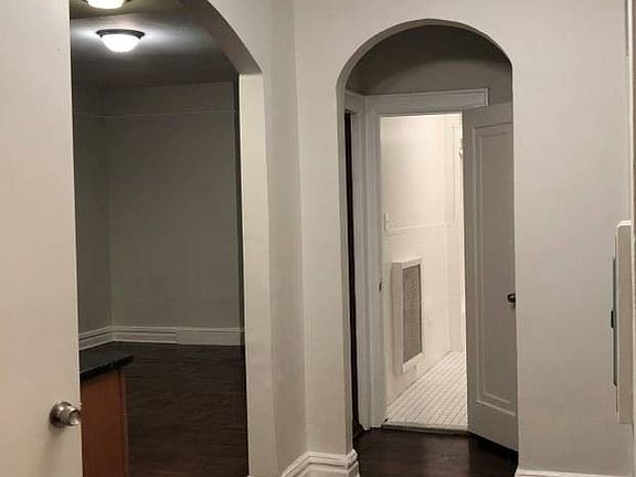 4th image of 40 Gifford Ave APT 1C