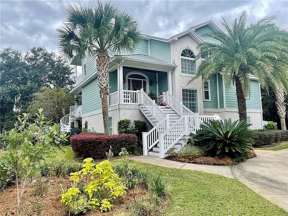 1st image of 125 Palmera Ln