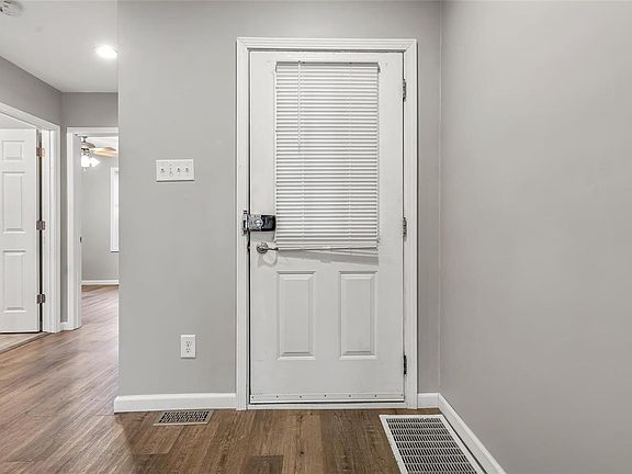 5th image of 3122 Walter Ave