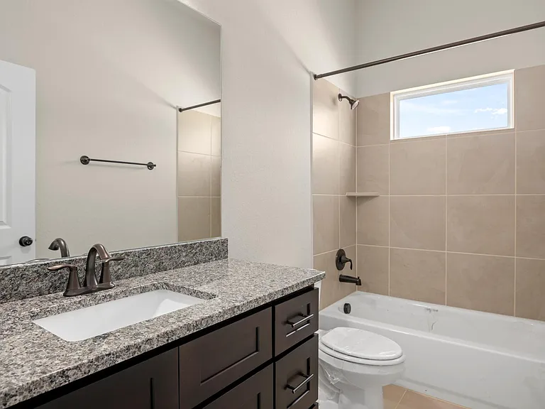 405 Park Cir — Photo 32
