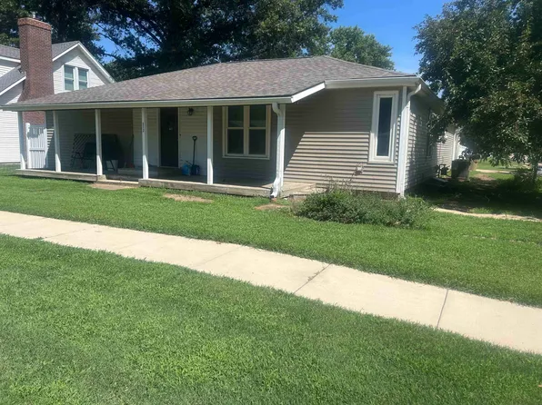 512 E Main St, Haven, KS 67543