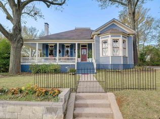 1011 S Sycamore St, Palestine, TX 75801