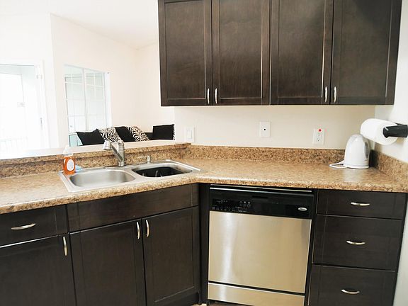 3rd image of 4668 Pembrook Pl #J-203
