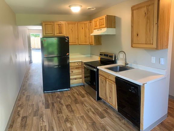 5th image of 2414 SE 143rd Ave #8