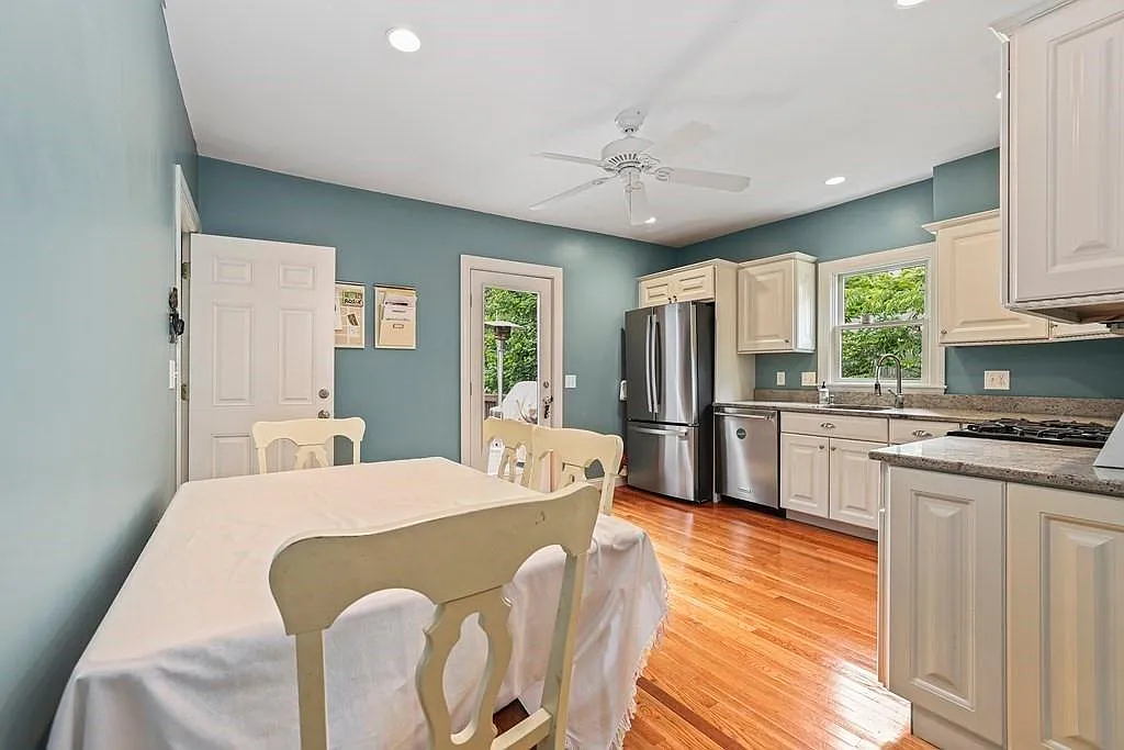 53 Summit St — Photo 2