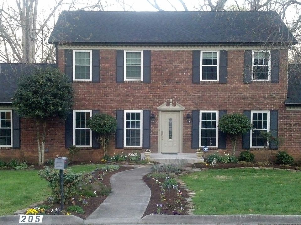 1st image of 205 Woodland Trace Dr