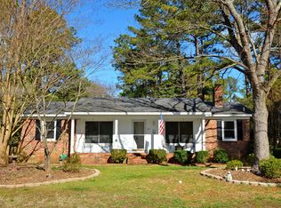 211 Pinecroft Dr, Raleigh, NC 27609