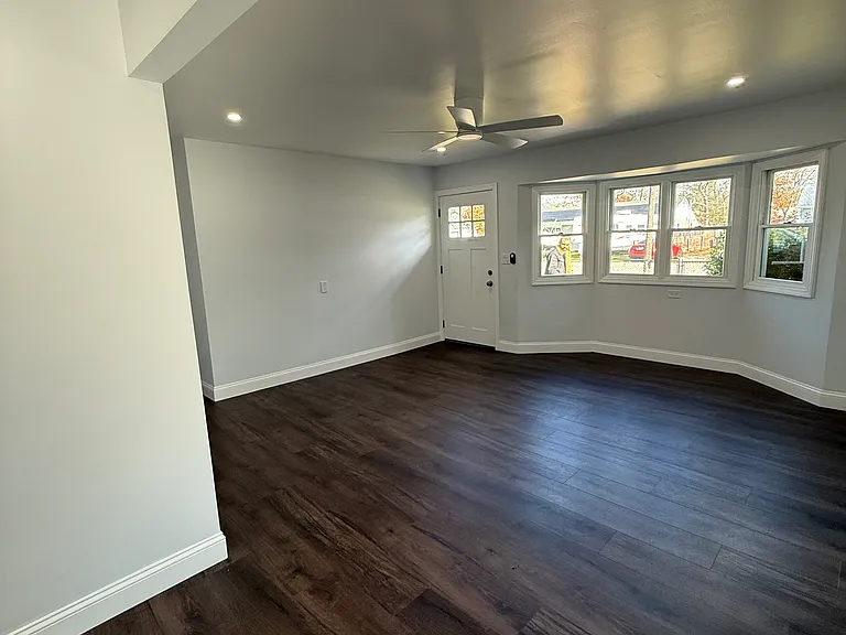 163 Sylvan Ave — Photo 2