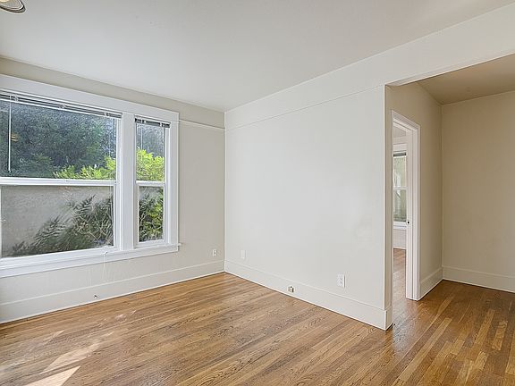 2nd image of 4707 Brooklyn Ave NE #14111119