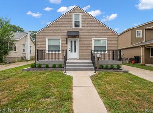 1066 Pearson St, Ferndale, MI 48220