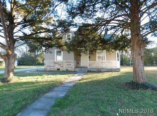 1407 Queen Anne Ln, New Bern, NC 28560
