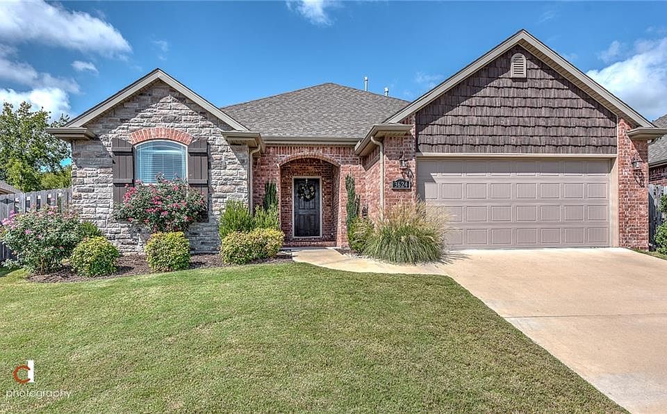 1st image of 3624 W Foxtail Lily Ln