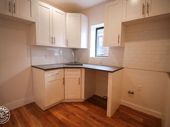 2nd image of 224 Vernon Ave APT 3A