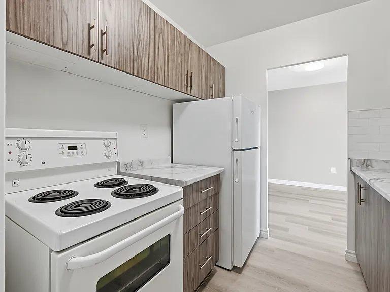 1205 Fennell Ave E — Photo 11