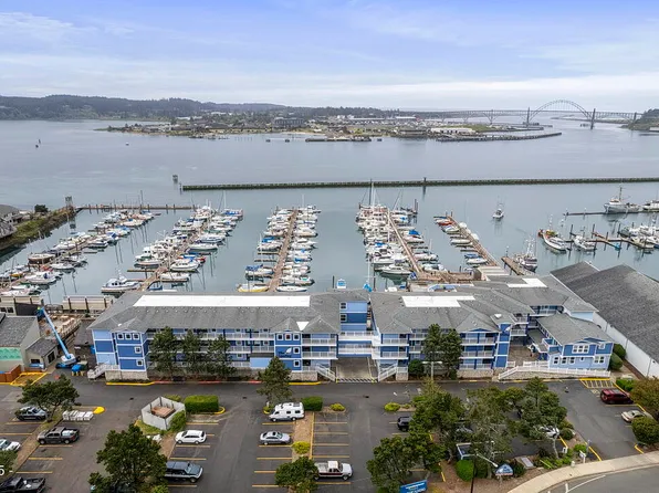 890 SE Bay Blvd #108, Newport, OR 97365