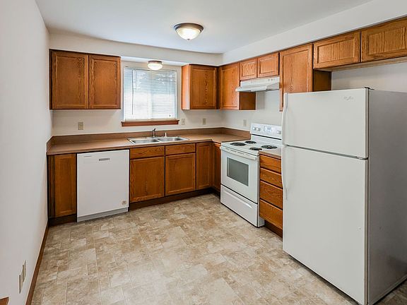 2nd image of 4811 80th St NE Unit 1